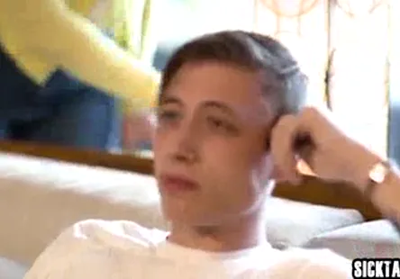 Il sintroduit dans sa chatte