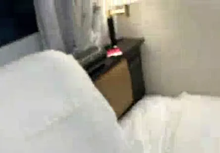 Je baise cette jeune adolescente chez ses parents