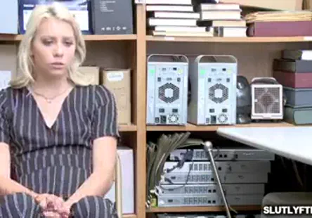 Les membres dun club sexuel qui aiment senvoyer en lair, adorent sortir dans des lieux publics et manger des bites sans honte ni hésitation.