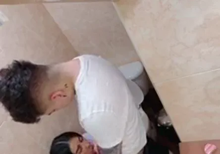 Pound me, big daddy je suis prête pour ton énorme schlong