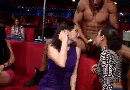 Cétait un vrai tamale chaud, avec ces courbes et ce cul