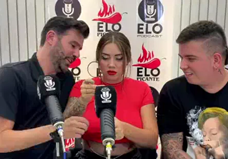 Les filles noires adorent avaler et chevaucher des bites dures.