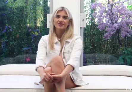 Les milf erika et merilyn adorent se faire baiser le visage.