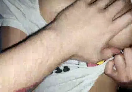 Les acteurs masculins sont intimidés par la présence de caméramans féminins sur le plateau, car ils pensent que cela aura un impact négatif sur leur performance.