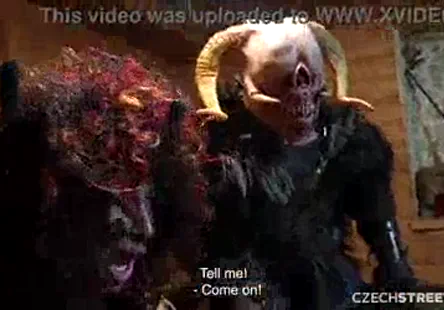 Une fille mignonne et potelée suce ma bite en webcam.