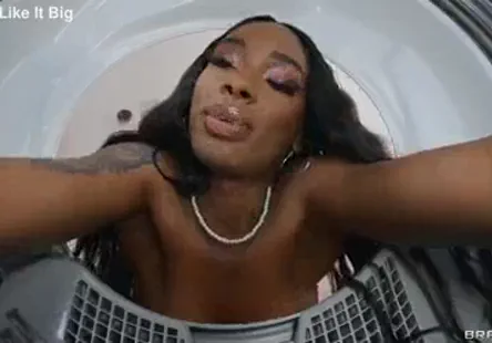 Le sub se faisait punir pour sêtre mal comporté alors quil était attaché, et cétait tellement bon