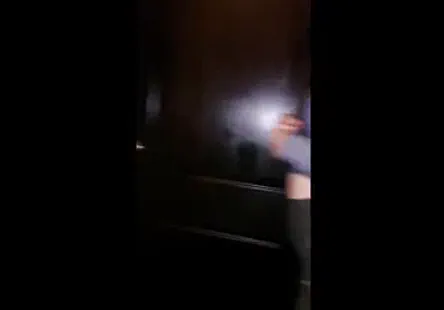 Sissy salope adolescente obtient son cul baisé dur.