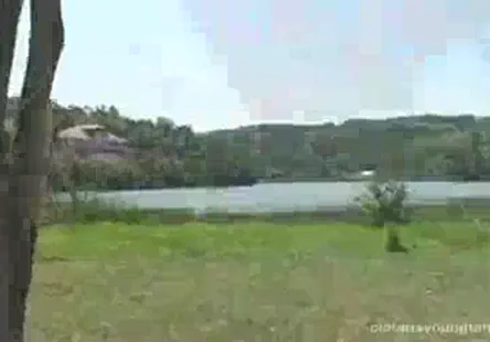 Un ado se fait sucer par son père pendant quil dort.