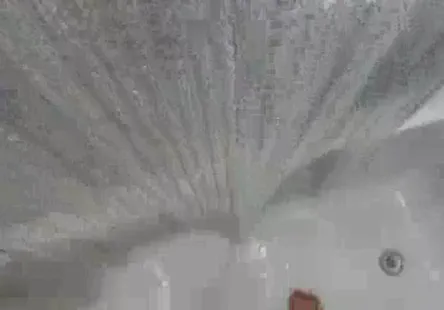 Ejaculation à lintérieur dun bouchon de cul dune fille blanche.