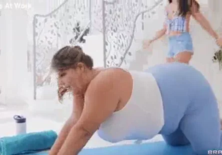 Samanthas teen blowjob on hidden cam xxx dl thugs fuck me anal.