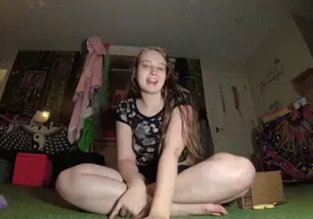 Hot babe obtient un visage pour être mauvais.