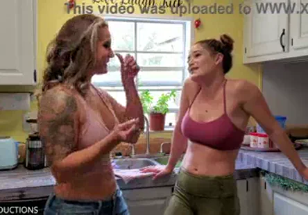 Un gros cul blanc se fait pilonner.