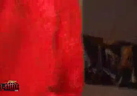 Hot babe avec un beau cul se fait baiser.