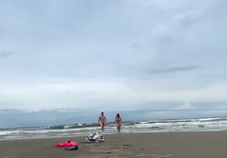 Amateur fille adolescente avec un énorme cul se fait pilonner.