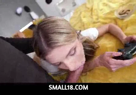 Jai baisé mon petit ami, il ma sucé et a pris ma virginité, elle est à lécole.